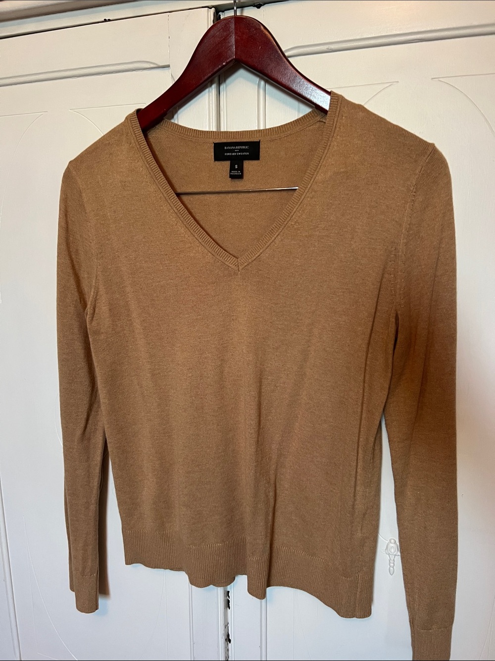 2/$7 Banana Republic Women's V-Neck Forever Sweater - Camel